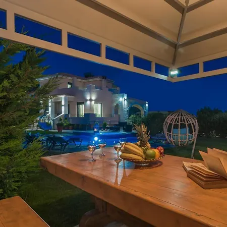Vila Romanza Luxury Kalamákion