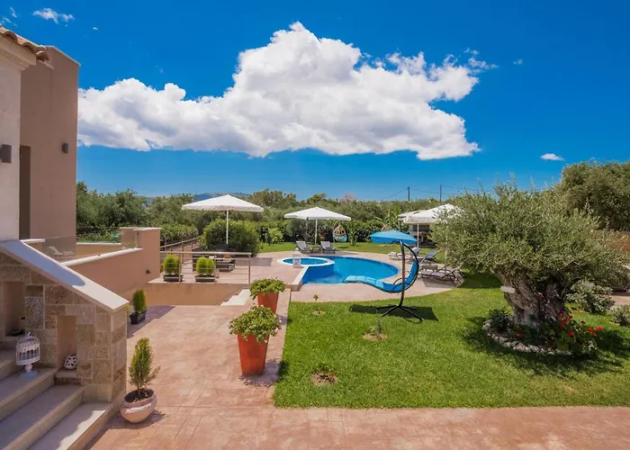 Romanza Luxury Villa Kalamákion