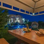 Villa Romanza Luxury Kalamákion