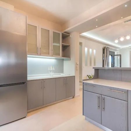 Romanza Luxury Villa *