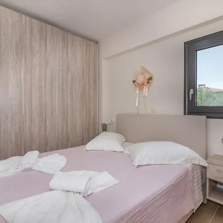 Romanza Luxury