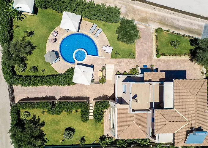 Romanza Luxury Villa Kalamákion